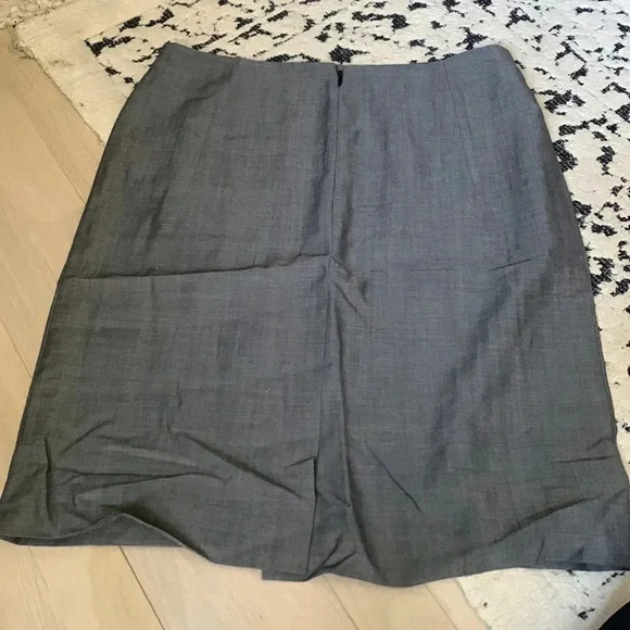 Authentic Marc Jacob’s, Classic Grey pencil skirt, worn once - Picture 3 of 3